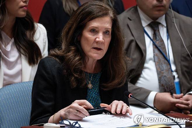 유엔 안보리 회의서 연설하는 도로시 셰이 유엔주재 미국 대사 [로이터 연합뉴스 자료사진. 재판매 및 DB 금지]