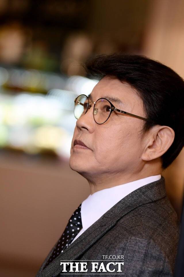 트로트 가요계 대표적인 싱어송라이터 설운도는 데뷔 이후 가장 바쁜 시기를 보내고 있다. 그는 "제 곡을 달라는 가수들이 밀려들어, 제가 방송 스케줄마저 소화하기 힘들 지경"이라고 말했다. /더팩트 DB