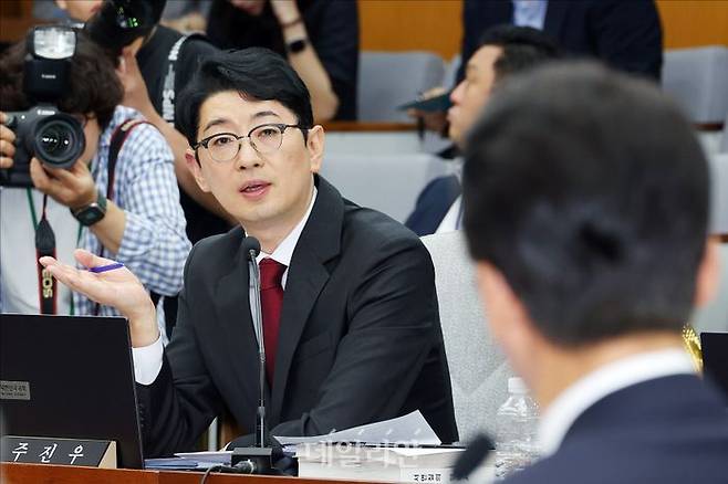 주진우 국민의힘 의원이 24일 오전 국회에서 열린 총리 후보자 인사청문회에서 질의를 하고 있다. ⓒ데일리안 홍금표 기자