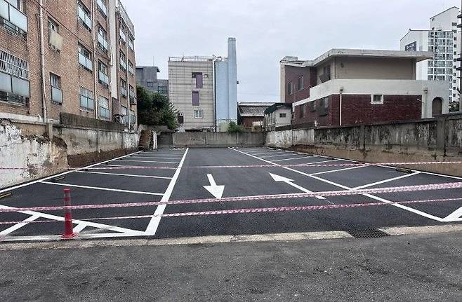 자투리땅을 활용한 내집주차장 조성 후 모습ⓒ마포구 제공