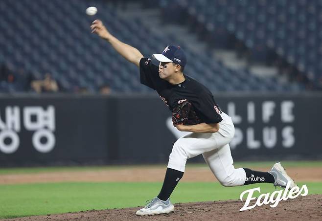한화이글스배에서 투구하는 장충고 3학년 문서준.한화이글스 제공