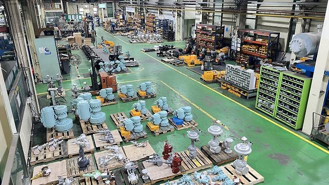 부산 강서구에 위치한 엠티에이치콘트롤밸브의 생산현장