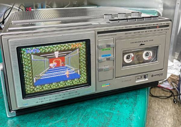 아니 이것은 뭐지? 카세트 테이프와 CRT 모니터의 만남이라니