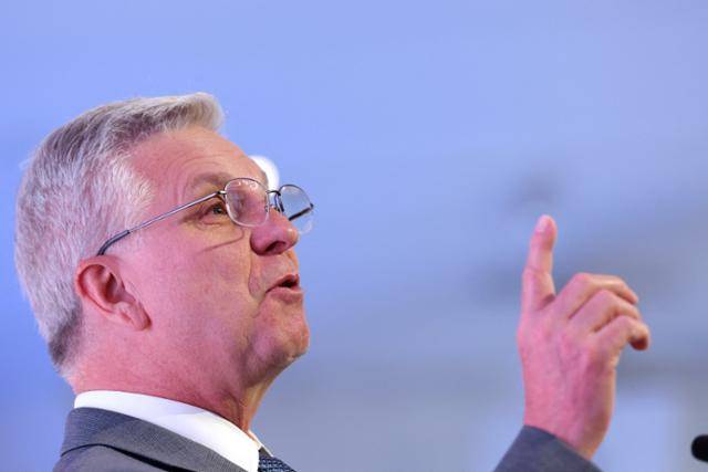 크리스토퍼 월러 미국 연방준비제도(Fed·연준) 이사가 지난해 11월 12일 미 뉴욕에서 열린 클리어링하우스 연례 콘퍼런스에 참석해 연설하고 있다. 월러 이사는 차기 연준 후보 중 한 명으로 거론된다. 로이터 연합뉴스 자료사진