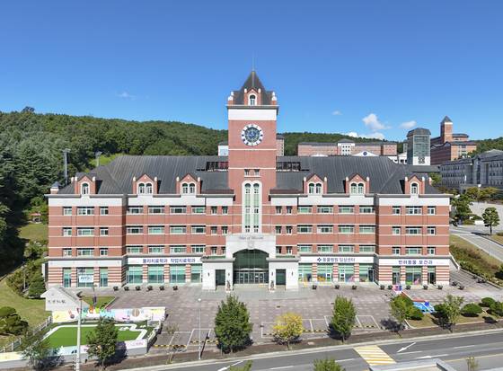 경복대학교가 ‘지역혁신중심 대학지원체계(RISE)’ 사업에 최종 선정됐다. 경복대학교는 이를 통해 미래성장산업(G7) 및 지역기반산업(GX) 분야의 AI·DX 인재 양성에 집중하고 남양주시의 지역 혁신을 이끌 계획이다. [사진 경복대학교]