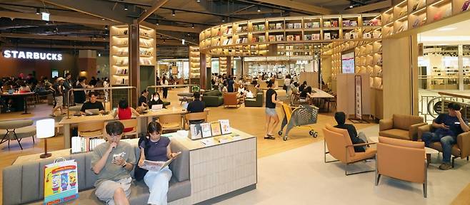 스타필드 마켓 죽전점 1층 북그라운드 / 사진=임대철 기자