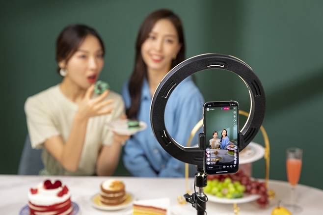 중국에서 엽기 먹방 콘텐츠가 확산되면서 여러 문제가 발생하자 자제의 목소리가 나왔다. 사진은 먹방 관련 이미지. 해당 기사와 직접적인 연관 없음. /사진=클립아트코리아