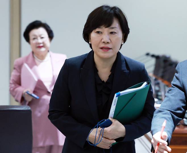 송미령 농림축산식품부 장관이 24일 서울 용산 대통령실 청사에서 열린 국무회의에 참석하고 있다. [연합]