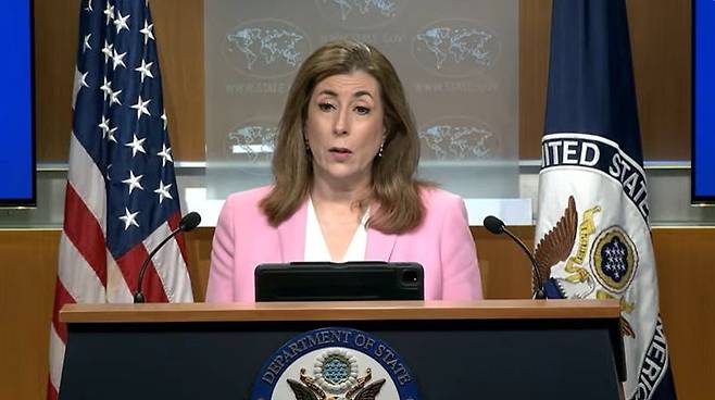 [워싱턴=뉴시스]태미 브루스 미국 국무부 대변인이 24일(현지 시간) 정례브리핑에서 답변하고 있다. (사진=국무부 유튜브 캡쳐). 2025.06.25. *재판매 및 DB 금지