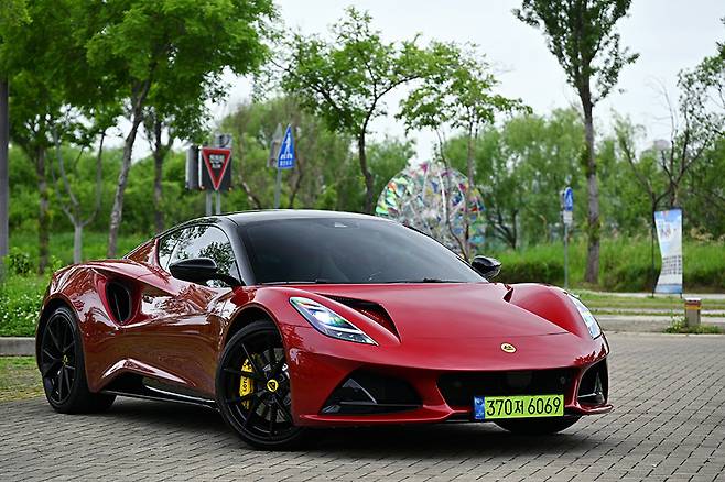 로터스 에미라 V6. 사진: 김학수 기자