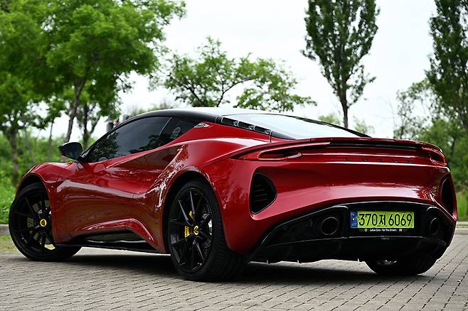 로터스 에미라 V6. 사진: 김학수 기자