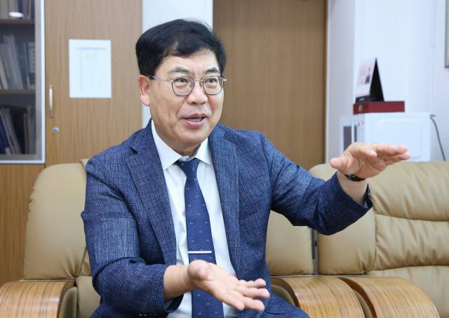 경북대 법대 출신의 김중근