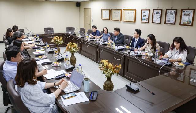 부산일보 제5기 독자위원회 6월 회의가 지난 25일 오후 부산일보사 4층 회의실에서 열렸다. 김종진 기자 kjj1761@