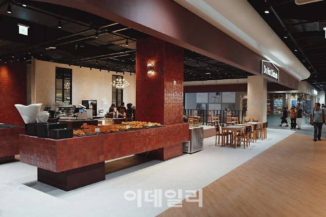 스타필드 마켓 킨텍스점 2층에 위치한 경북지역 유명 베이커리 ‘두낫디스터브’. (사진=김정유 기자)