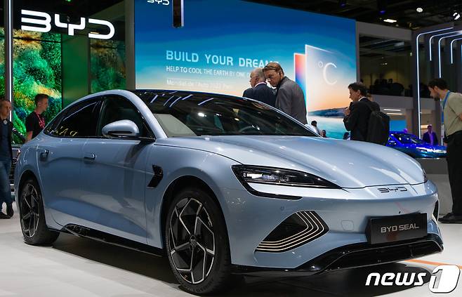 중국 자동차 브랜드 비야디(BYD)의 신형 EV 세단 ‘씰(SEAL)’. 2022.10.18/뉴스1. ⓒ News1 이준성 기자