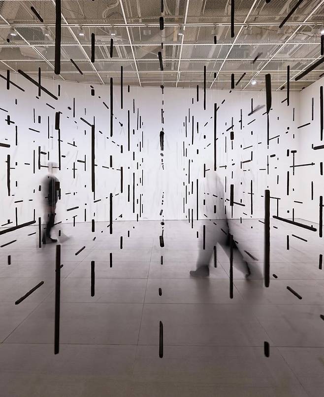 ‘아뜰리에 가나' 전에 전시된 박선기 작가의 작품. /롯데뮤지엄 인스타그램