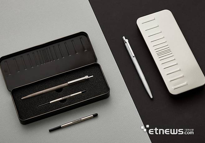 프리미엄 유성볼펜 프러스펜 3000 프라임.