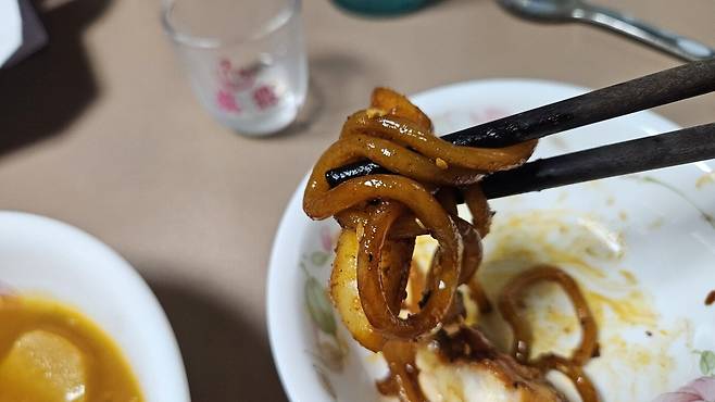 20250625_184625.jpg 저녁 숯불바베큐 치킨에 한잔