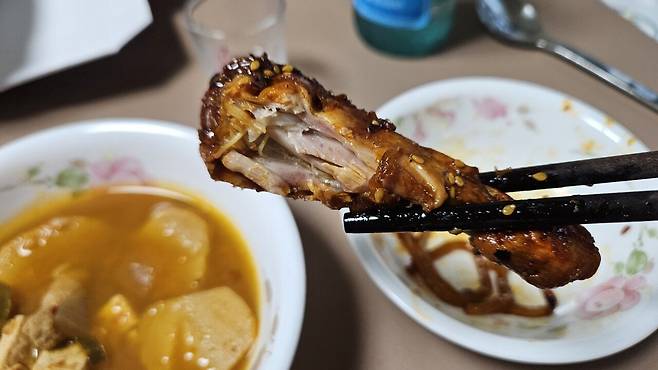 20250625_185026.jpg 저녁 숯불바베큐 치킨에 한잔