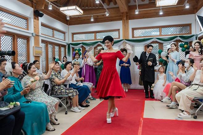 광주광역시 남구가 근대역사문화 마을인 양림동에서 '근대의상 체험 150 페스타'를 개최한다. 사진은 최근 열린 '근대의상 패션쇼' 모습. 남구 제공