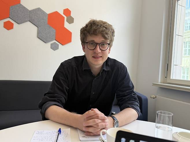 지난 18일 독일 베를린에 있는 유럽연합(EU) 외교 정책 전문 싱크탱크 유럽외교협회(ECFR) 사무실에서 만난 알렉산더 립케 아시아 담당 연구원