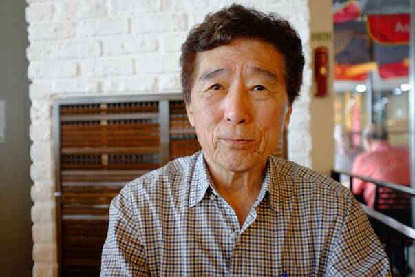 고인이 2017년 한겨레와 인터뷰하고 있다. 한겨레 자료사진