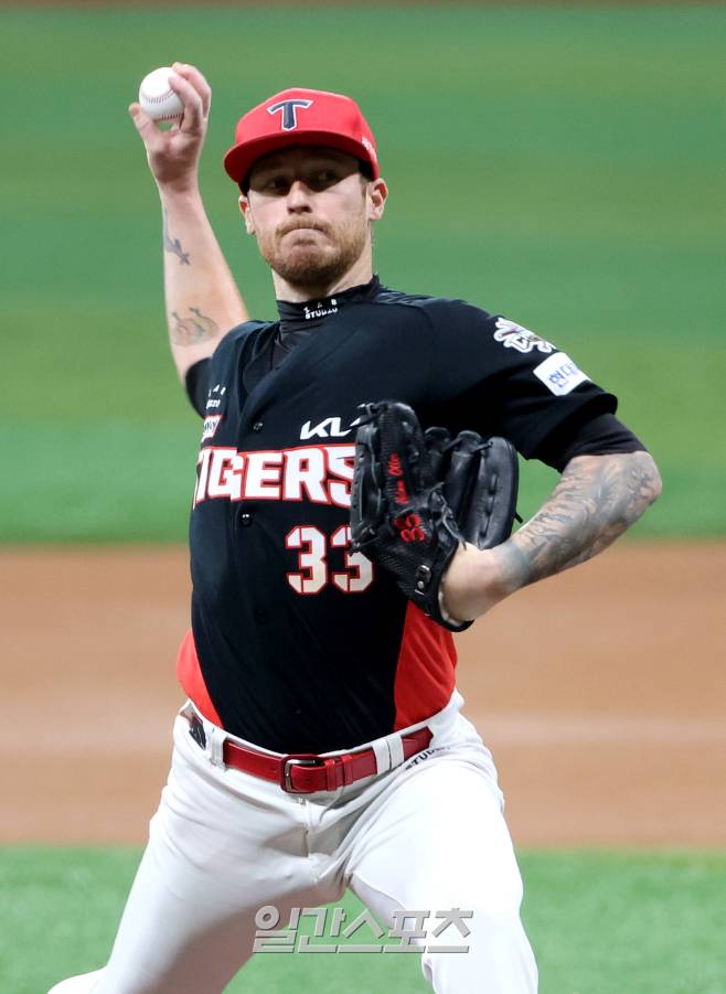 2025 KB0리그 프로야구 키움 히어로즈와 KIA 타이거즈의 경기가 25일 오후 서울 고척스카이돔에서 열렸다. KIA 선발로 등판한 올러가 피칭을 하고 있다. 고척=김민규 기자&nbsp; /2025.06.25/
