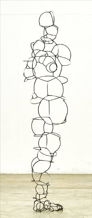 공기방울처럼 인체를 표현한 작품 ‘리미널 필드’. /MAG PR 제공