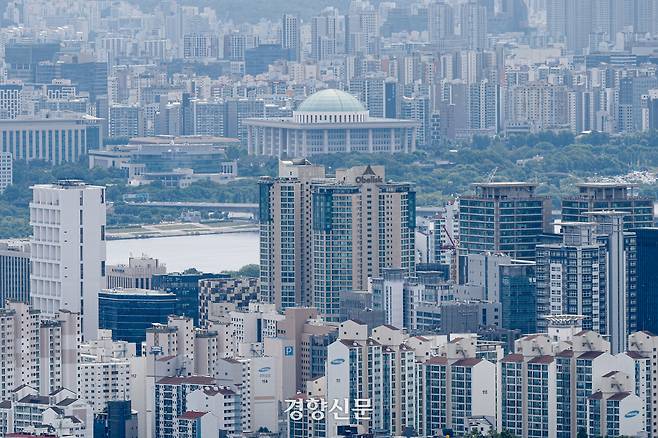 남산에서 바라 본 서울 마포 일대 아파트 단지 모습. 문재원 기자