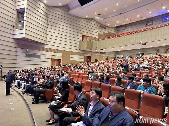 대전·충남 행정통합 민관협의체는 26일 천안시청 봉서홀에서 천안시 주민 설명회를 개최했다.&nbsp;