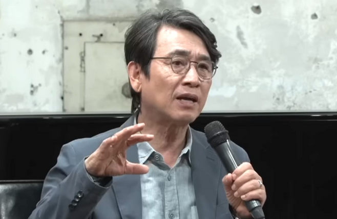 유시민 작가가 어떤 공직도 맡을 생각이 없음을 분명히 했다. [사진출처 = 유튜브 ‘매불쇼’ 영상 캡처]