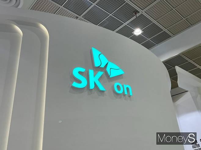 SK이노베이션이 FI 지분을 전량 확보하면서 SK온과 SK엔무브 간 구조 재편 시나리오가 현실화될 조짐을 보이고 있다. /사진=김동욱 기자