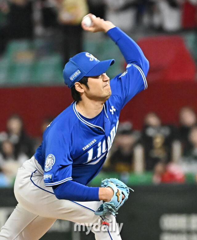 29일 오후 인천광역시 문학동 SSG랜더스필드에서 진행된 '2025 프로야구 KBO리그' SSG랜더스와 삼성라이온즈의 경기. 삼성 백정현이 역투하고 있다./마이데일리