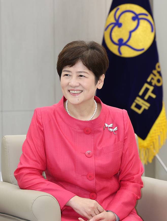 강은희 대구교육감이 지난 24일 헤럴드경제와의 인터뷰를 통해 “교육은 사람을 바꾸고 사람은 세상을 바꾼다는 신념으로 현장의 목소리에 귀 기울이고 있다”고 말했다. [대구교육청 제공]