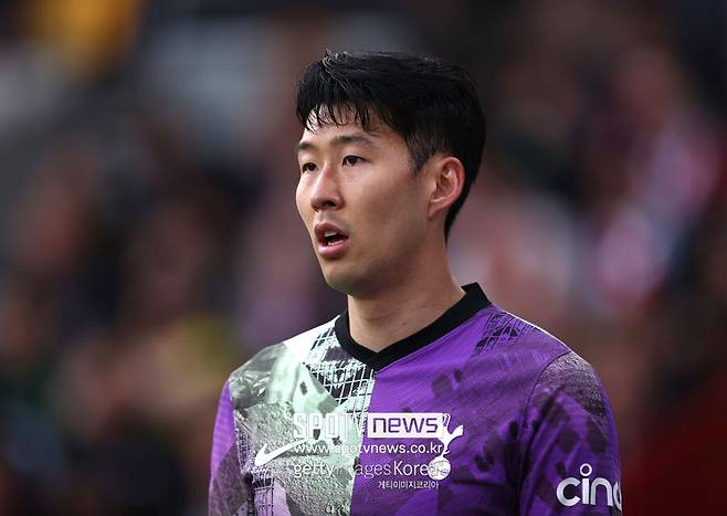 ▲ 자연스레 구단 역사에도 깊게 새겨졌다. 공식전을 무려 454경기에 나서 구단 역대 최다출전 7위까지 치고 올라갔다. 그간 프리미어리그 127골을 비롯해 뽑아낸 통산 173골로 구단 역대 득점 순위는 5위에 해당한다.