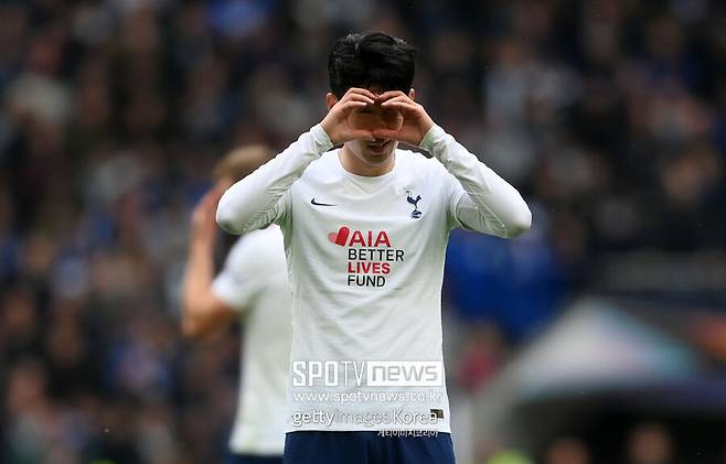 ▲ '토크 스포츠'는 "손흥민이 상당히 어려운 결정에 직면할 것"이라며 "사우디아라비아의 여름 이적시장은 7월 20일부터다. 이때부터 손흥민은 사우디아라비아 복수 구단으로부터 가장 주목받는 영입 타깃이 될 것"이라고 시점을 강조했다.