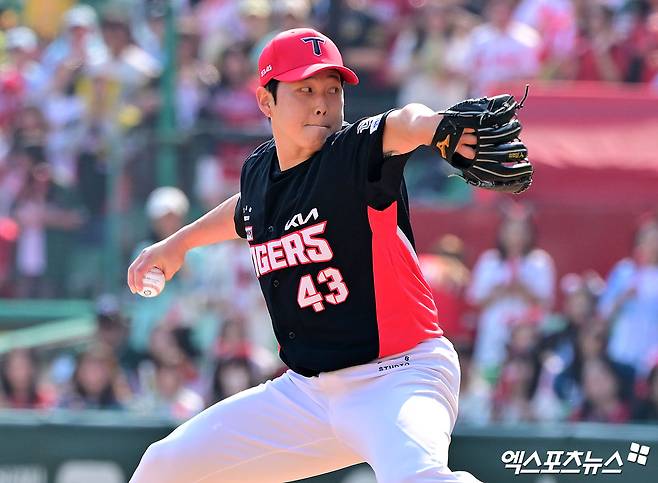 11일 오후 인천SSG랜더스필드에서 열린 '2025 신한 SOL Bank KBO리그' KIA 타이거즈와 SSG 랜더스의 경기, 5회말 KIA 김건국이 공을 힘차게 던지고 있다. 엑스포츠뉴스 DB