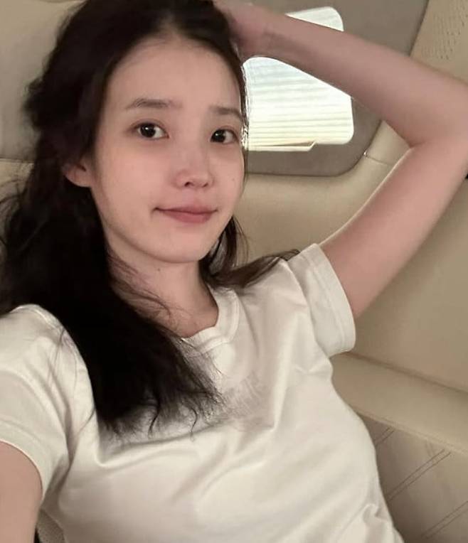 사진=아이유 SNS