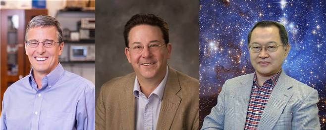 존 로저스 교수(왼쪽), 그레그 로서멜 교수(가운데), 최상혁 박사(오른쪽).(사진=KAIST)