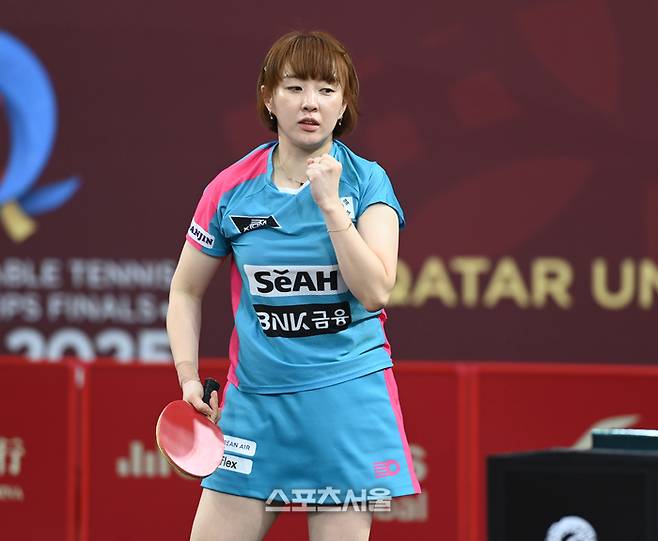 서효원이 20일 카타르 도하 카타르대학교 스포츠 컴플렉스에서 열린 2025 국제탁구연맹(ITTF) 세계선수권대회 여자단식 32강 크로아티아 레아 라코바츠와 경기에서 득점 후 환호하고 있다. 도하(카타르) | 최승섭기자 thunder@sportsseoul.com