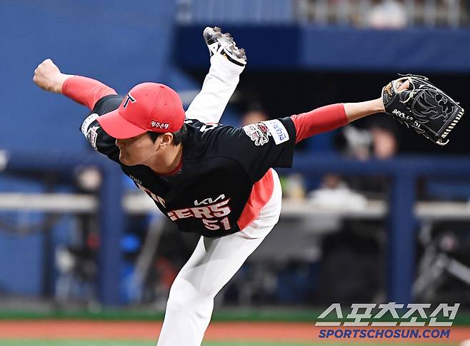 26일 서울 고척스카이돔에서 열린 KIA-키움전. 전상현이 7회말 등판해 투구하고 있다. 고척=정재근 기자 cjg@sportschosun.com/2025.6.26/