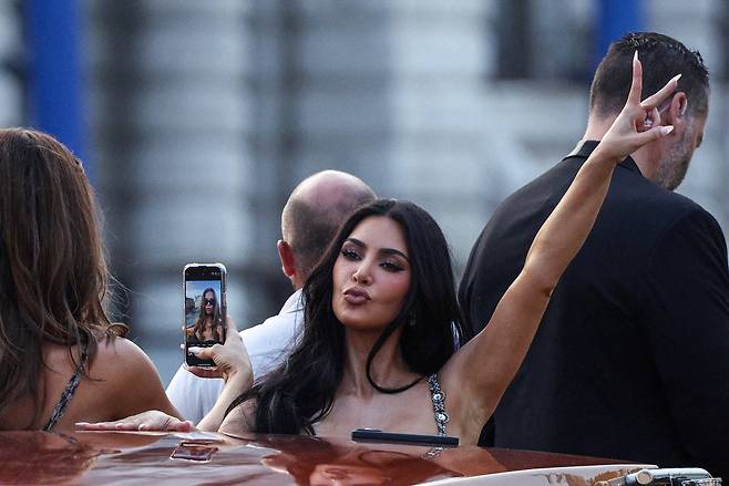 베이조스의 결혼식을 위해 베네치아에 도착한 킴 카다시안. /로이터 연합뉴스