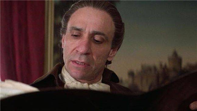 모차르트의 악보도 보고, 베토벤의 악보도 보고. ⓒ