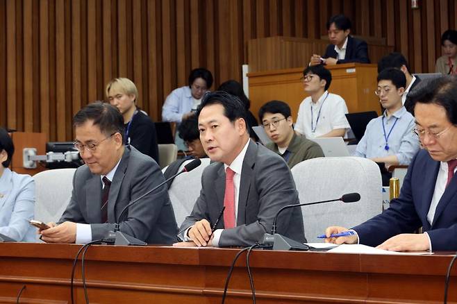 장동혁 법제사법위원회 간사가 27일 서울 여의도 국회에서 열린 원내대책회의에서 발언하고 있다. 사진=박범준 기자