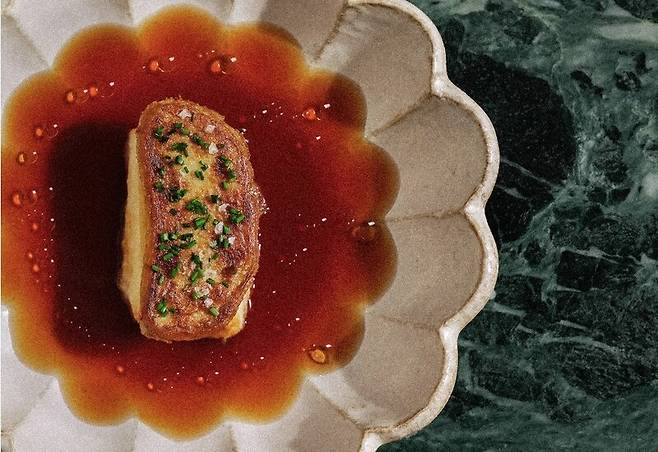 배양육 메추라기로 만든 푸아그라 요리. 바우 제공