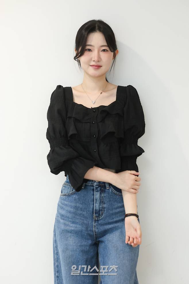 가수 류연주가 25일 오후 서울 중구 순화동 KG타워에서 진행된 일간스포츠와의 인터뷰에 앞서 포즈를 취하고 있다. 서병수 기자 qudtn@edaily.co.kr /2025.06.25/