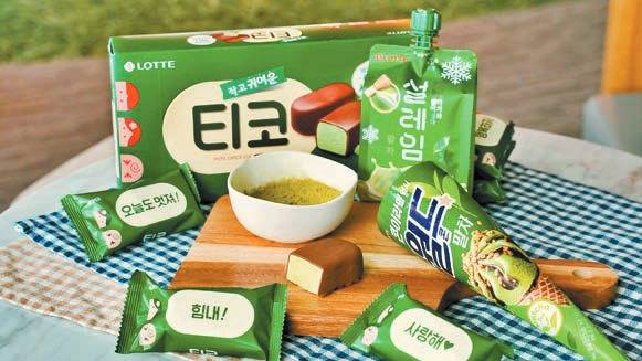 롯데웰푸드가 말차 트렌드에 맞춰 새롭게 출시한 말차맛 아이스크림 ‘월드콘’ ‘설레임’ ‘티코’ 3종. [사진 롯데웰푸드]