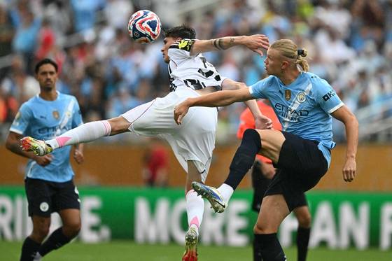 유벤투스를 5-2로 완파한 맨시티. 조 1위로 16강에 올랐다. AFP=연합뉴스