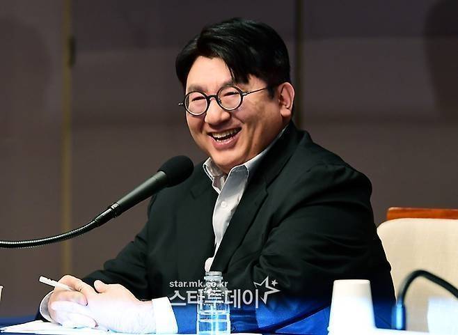 방시혁 의장은 현재 자본시장법상 사기적 부정거래 의혹을 받고 있다.