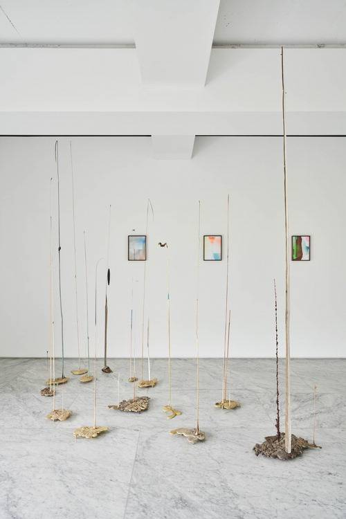 스탠딩 조각 'Forest Island'(2024). PKM갤러리